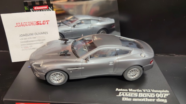 Carrera Evolution 25467 Aston Martin V12 James Bond 007