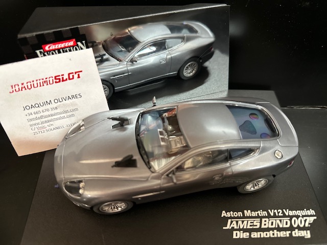 Carrera Evolution 25467 Aston Martin V12 James Bond 007