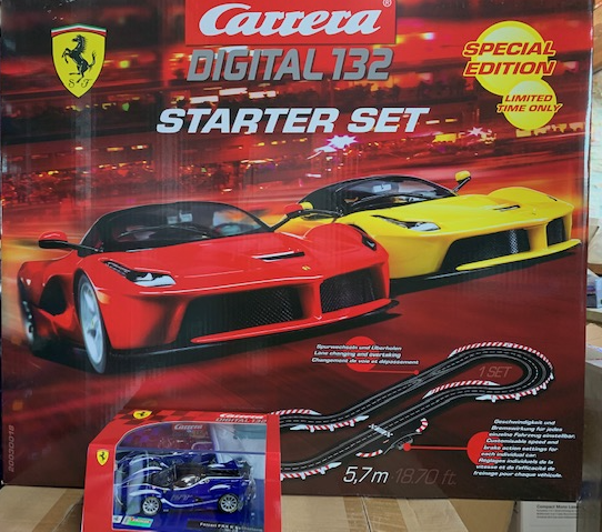 Carrera Digital 30018C Starter Set 2021+Coche regalo