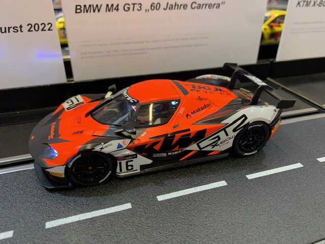 Voiture De Course Carrera KTM X-Bow GT2 True Racing N°75 - Échelle 1:32 Avec éclairage LED - Circuit Digital
