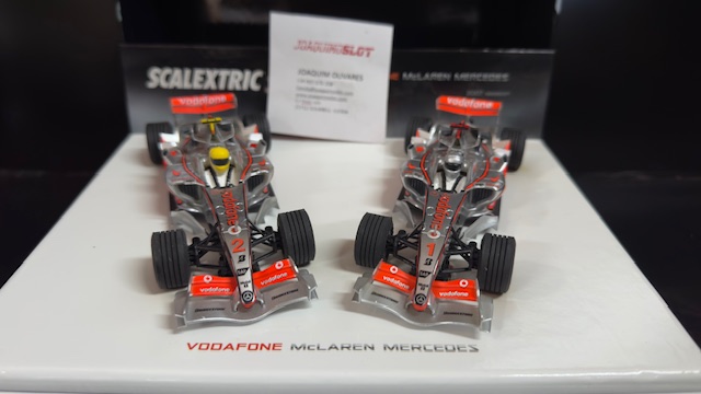 Scalextric 6325 Pack 2 F1 Mercedes McLaren Vodafone