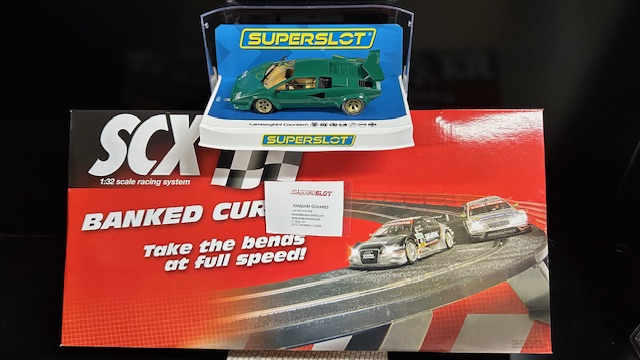 Pack Scalextric Curva Peraltada + Lamborghini Countach