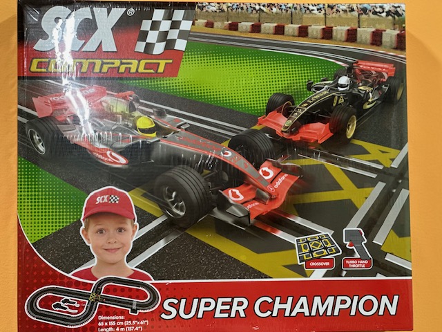 Scalextric Compact C10124X500 Super Champion.
