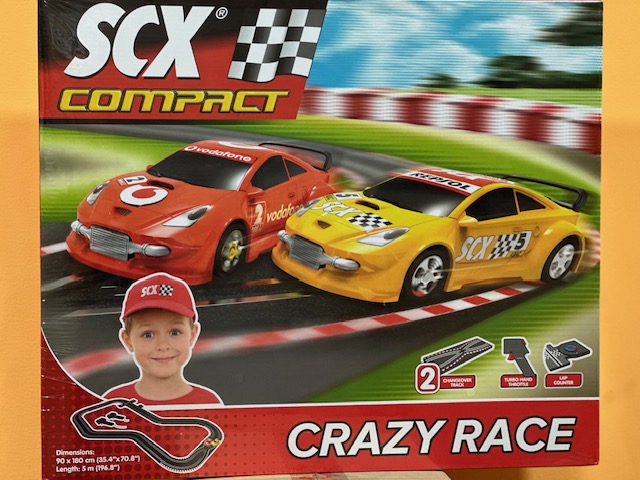 Scalextric Compact C10125S500 Crazy Race.