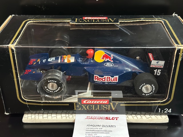 Carrera Exclusive 1/24 C14A SAUBER F1 #15 Red Bull