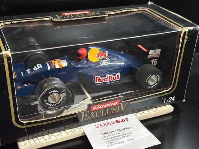 Carrera Exclusive 1/24 C14A SAUBER F1 #15 Red Bull