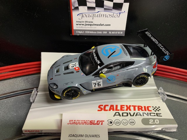 Scalextric Advance E10393S300 Aston Martin Vantage Gallen