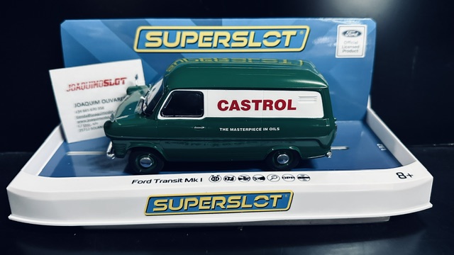 Superslot H4648 Ford Transit MkI Castrol Edition