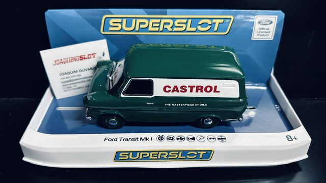 Superslot H4648 Ford Transit MkI Castrol Edition