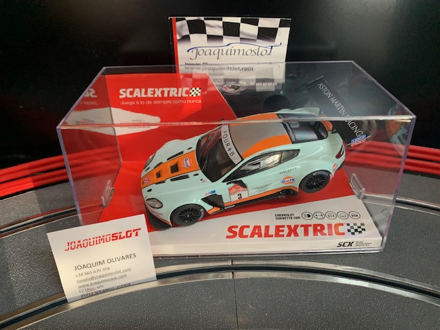 Scalextric U10428S300 Aston Martin Vantage GT3 Gulf