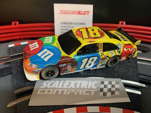 Scalextric Compact Nascar Toyota Camry M&M  #18