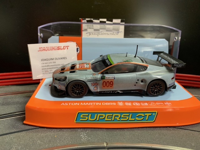 Superslot H4316 Aston Martin  DBR9 Gulf Edition Rofgo Dirty Girl