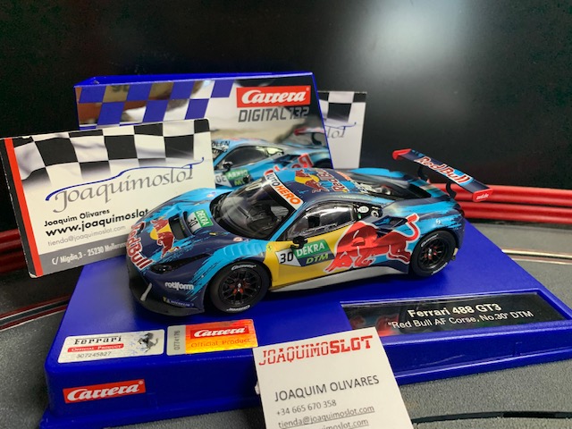 Carrera Digital 31032 Ferrari 488 GT3 Red Bull Af Course Nº30