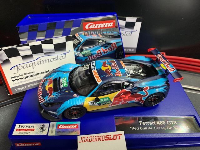 Carrera Digital 31032 Ferrari 488 GT3 Red Bull Af Course Nº30