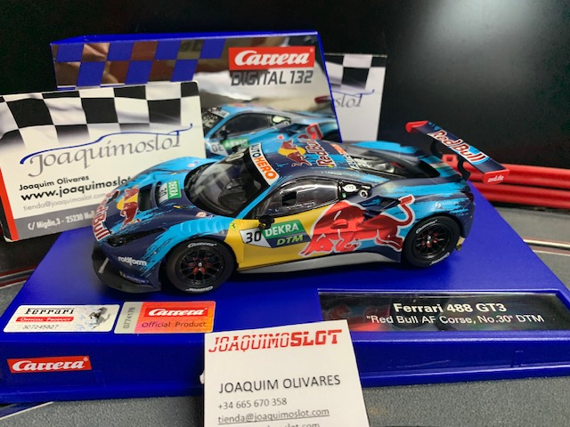 Carrera Digital 31032 Ferrari 488 GT3 Red Bull Af Course Nº30