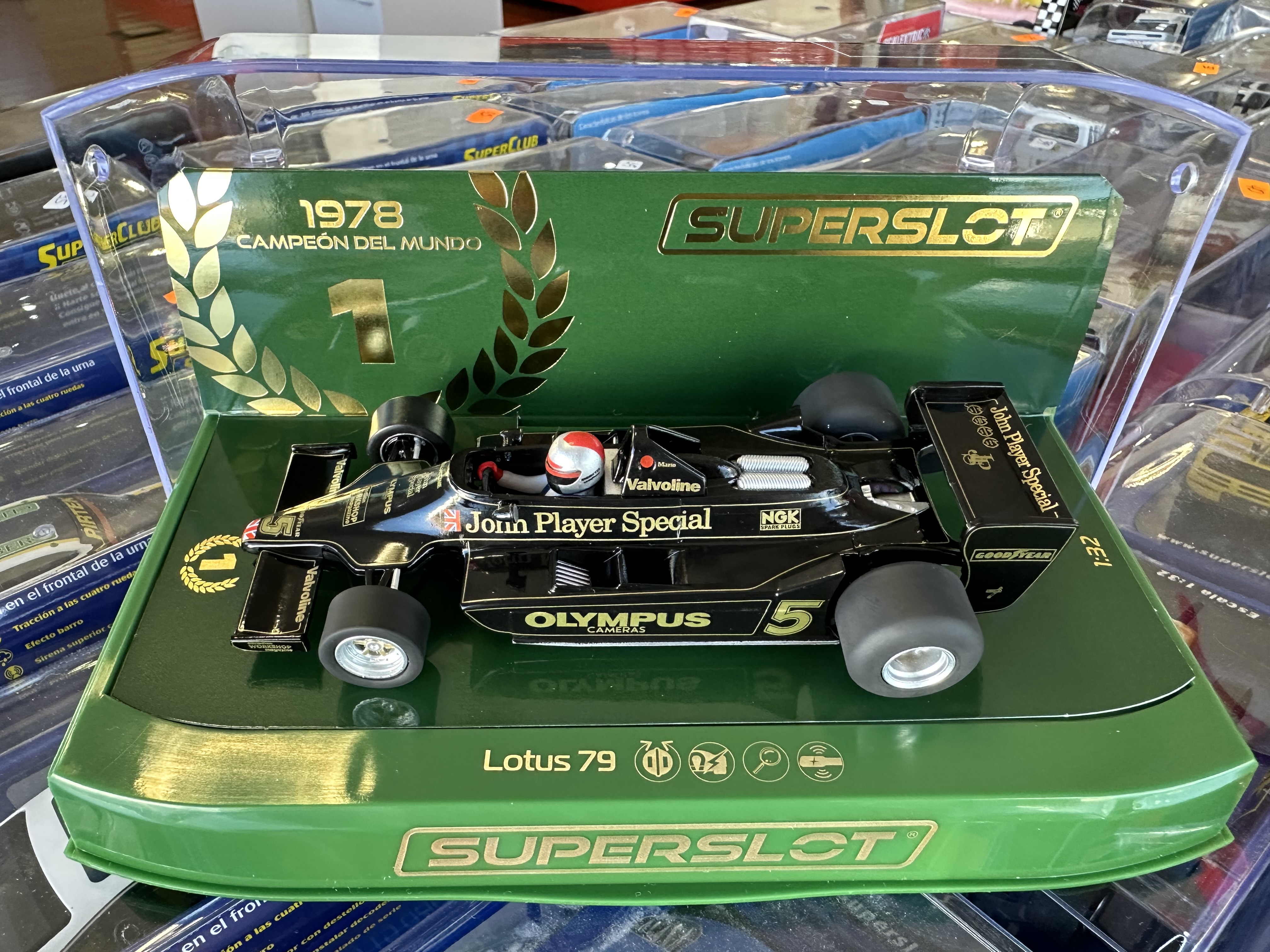 Superslot H4494 Lotus 79  Mario  Andretti.