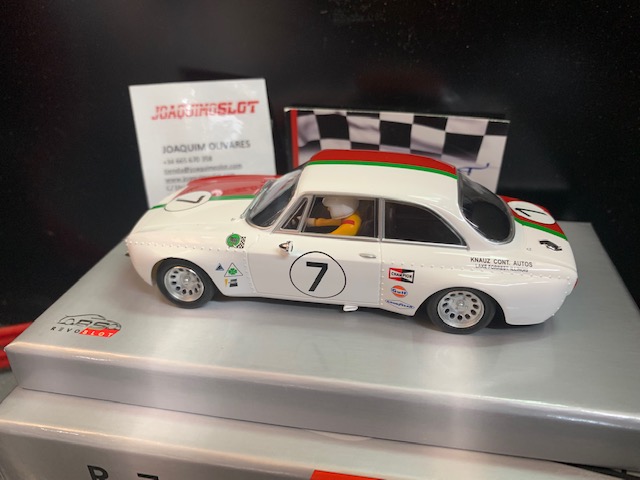 RevoSlot RS0153 Alfa Romeo GTA Green Valley No.7