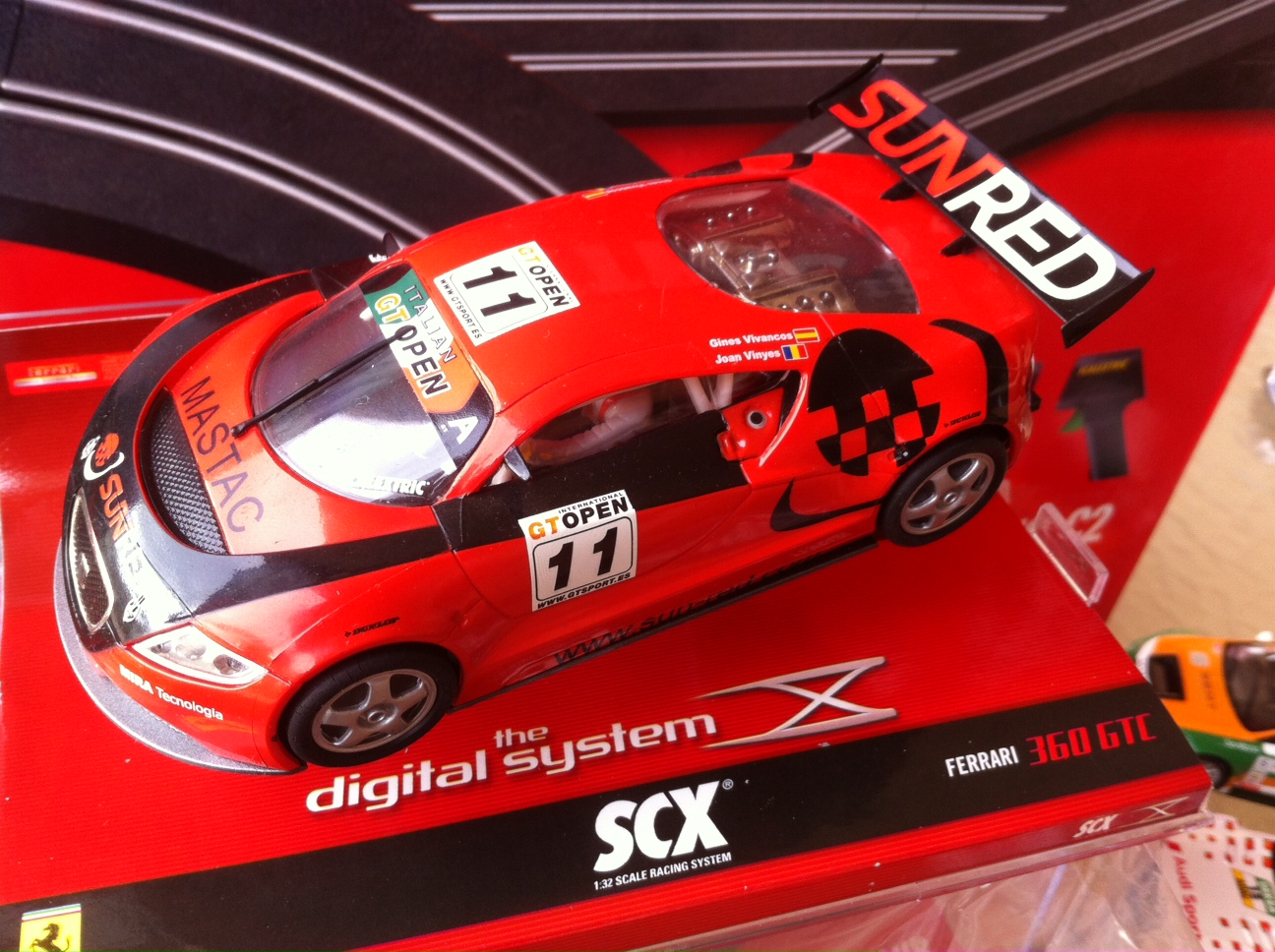 EXCLUSIVO SEAT CUPRA ''SUN RED' DIGITAL