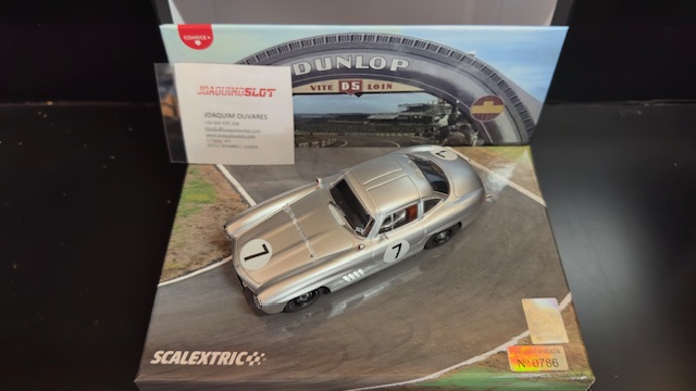 Scalextric U10568S300 Mercedes -Benz 300 SL Coupe 24H Le Mans