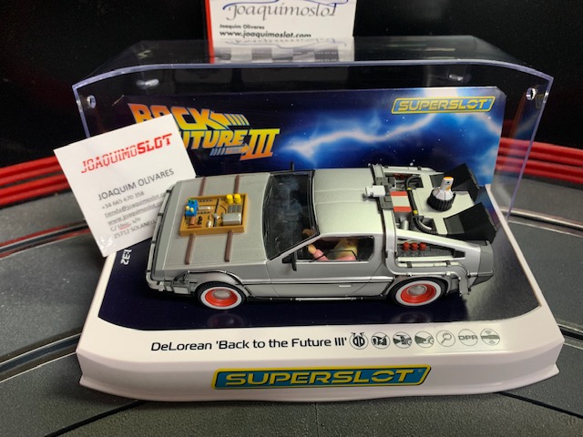 Superslot H4307 DeLorean  Back to the Future 3 Time Machine