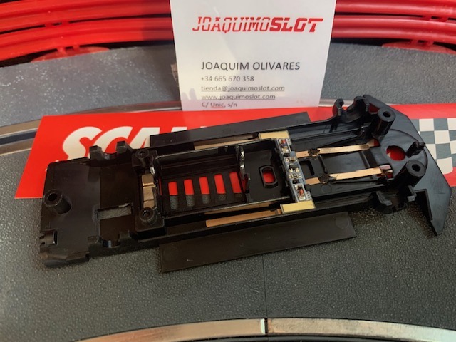 Scalextric Chasis+ Iman+conexión motor  Hyundai i20 rx
