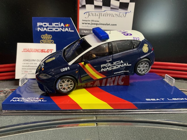Scalextric Seat Leon Policia Nacional con Luces  edit .Limited