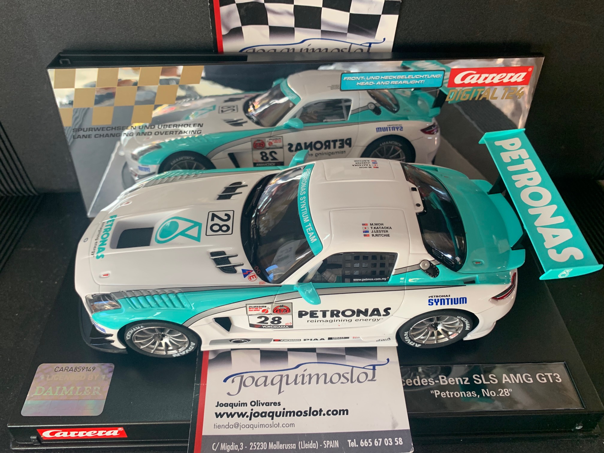 carrera digital 124 23837 mercedes-benz amg gt3 petronas#28