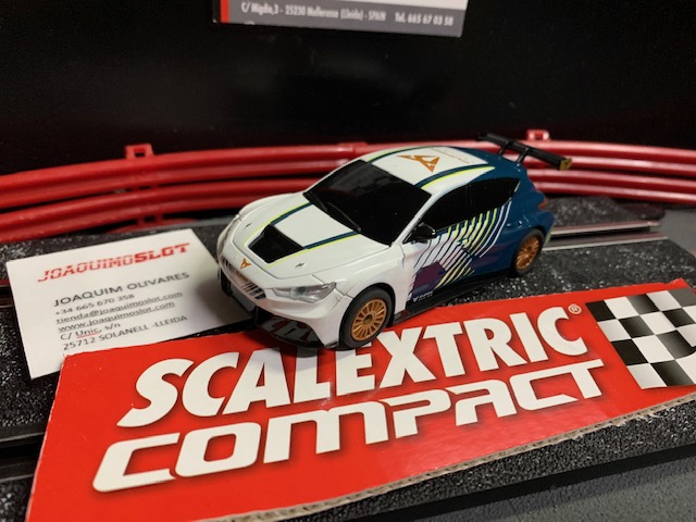 scalextric compact c10415s300 seat leon cupra gené