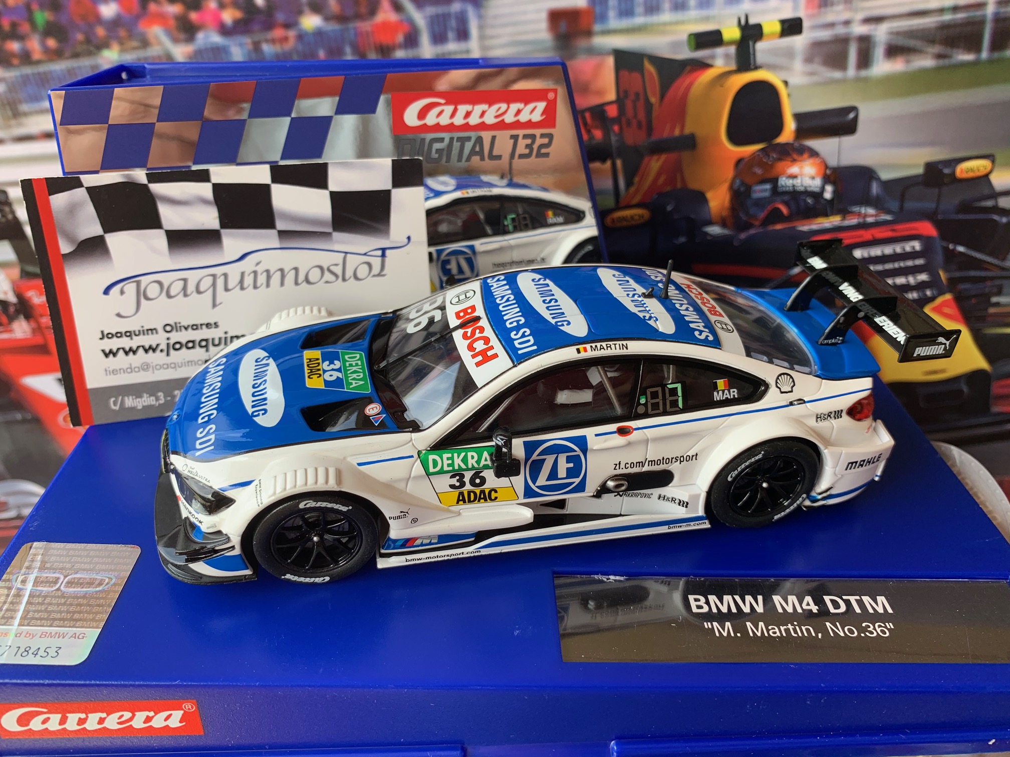 carrera digital 30835 bmw m4 dtm bmw team rbm-maxime marti