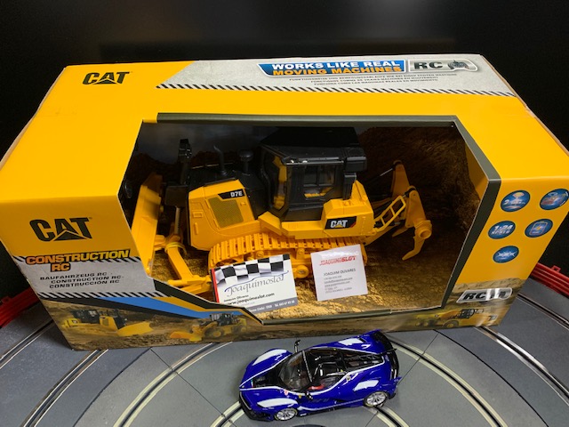 carrera rc 1/24 25002 cat d7e track type tractor  carrera rc 1/24 25002 cat d7e track type tractor