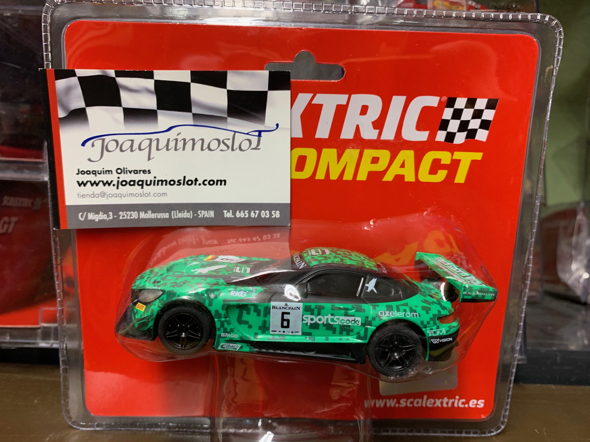scalextric compact c10309s300 mercedes amg gt3 #6 green