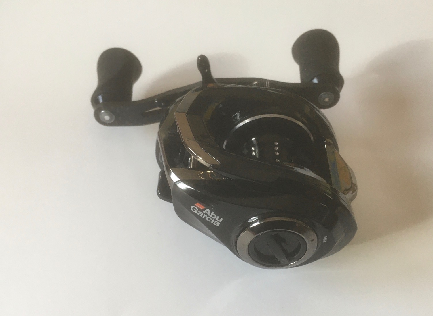 CARRETE ABU GARCIA REVO MGX LP (Manivela DERECHA)
