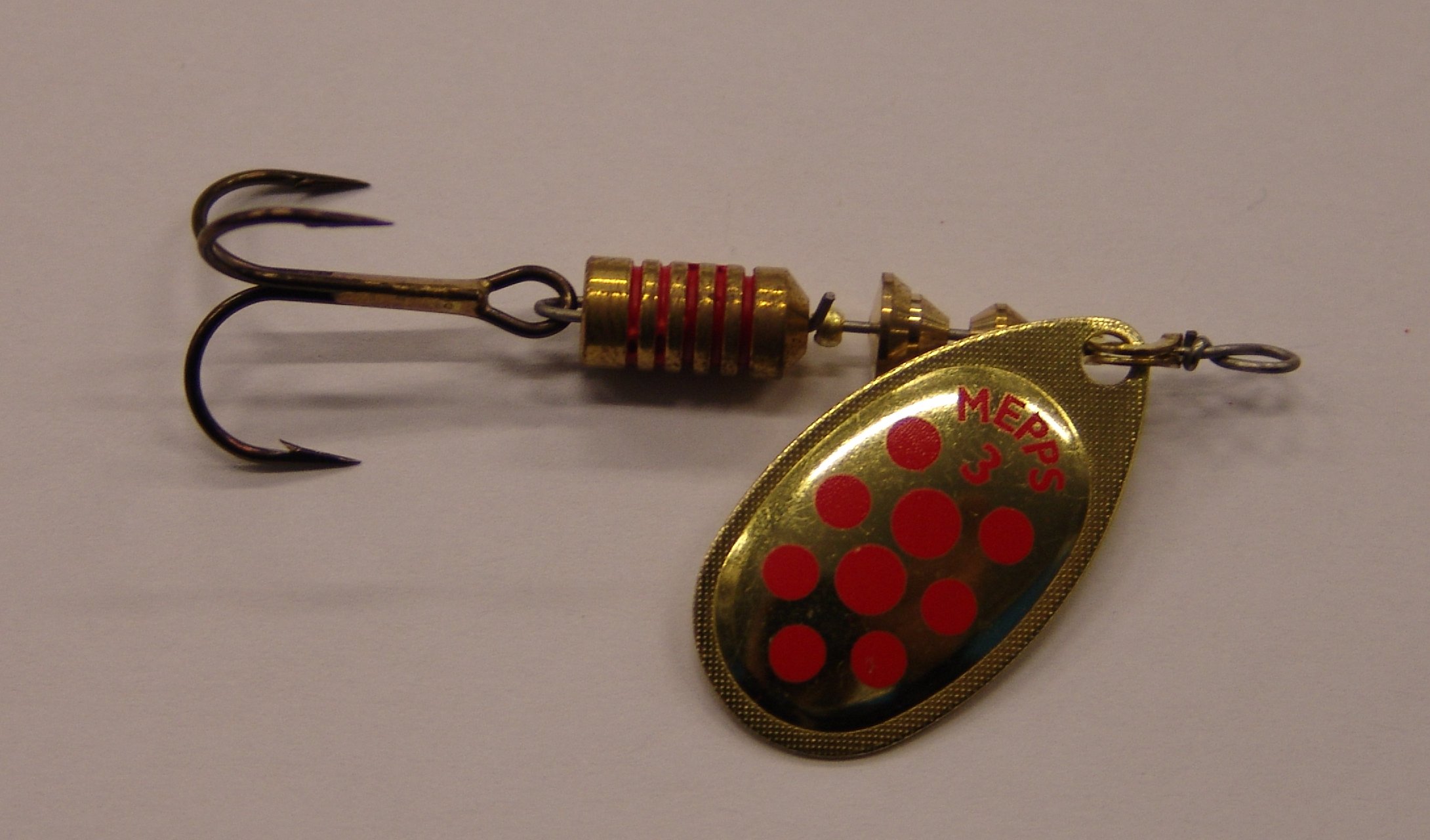 CUCHARILLA MEPPS AGLIA 3 ORO PUNTOS  ROJOS