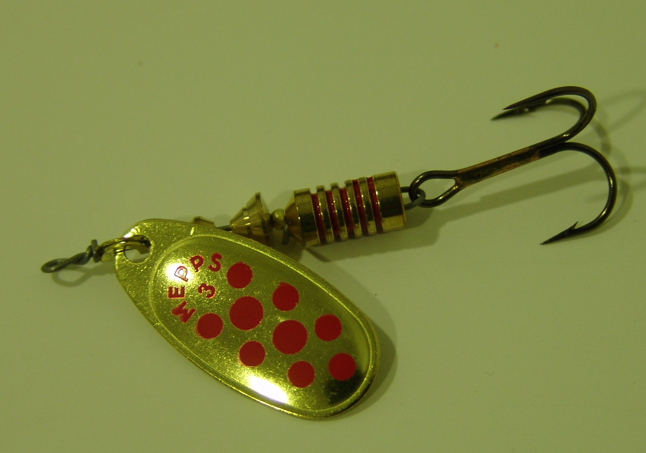 CUCHARILLA MEPPS COMET 3 ORO PUNTOS ROJOS