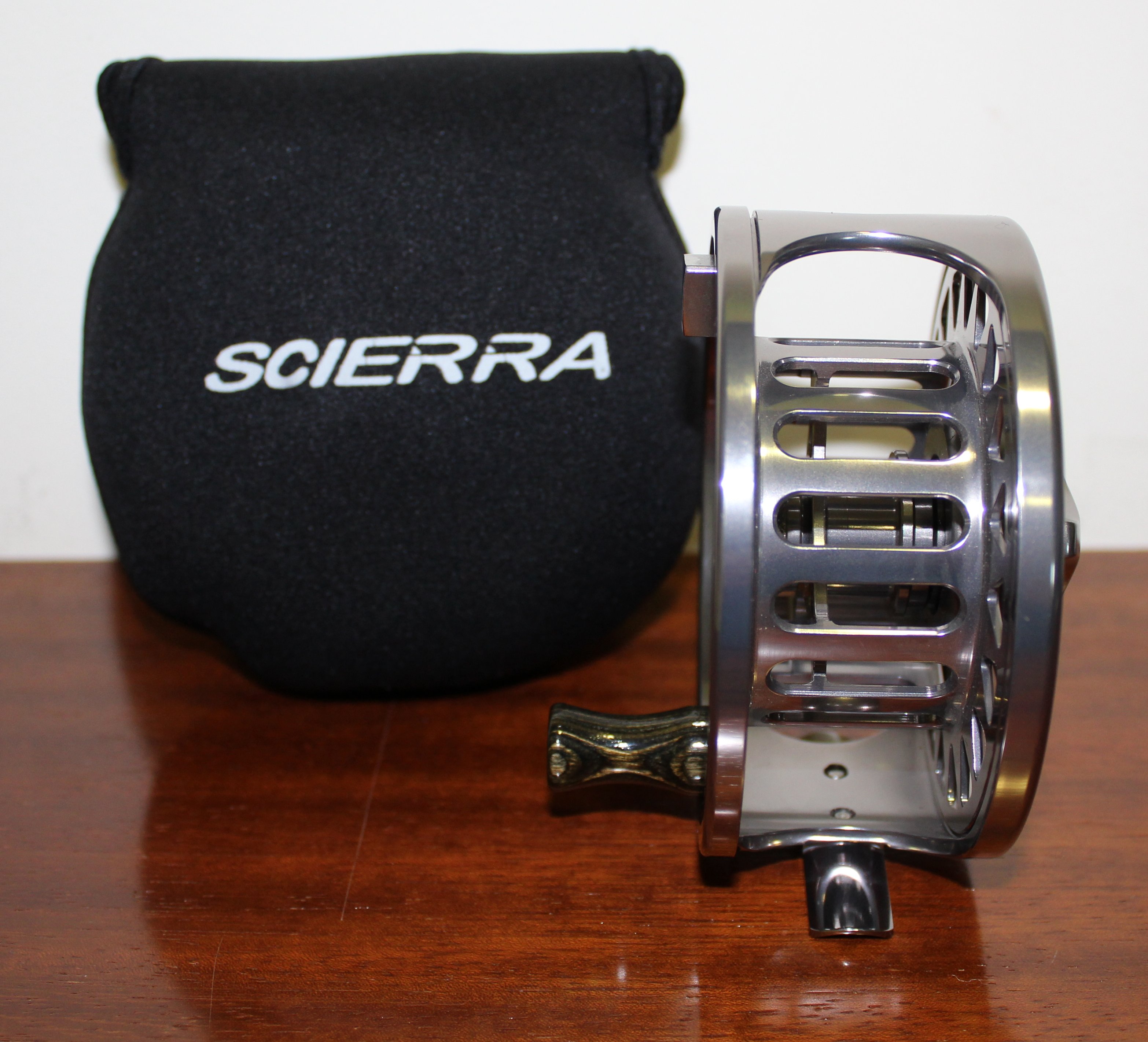CARRETE SCIERRA TRAXION 8/10 TITANIUM