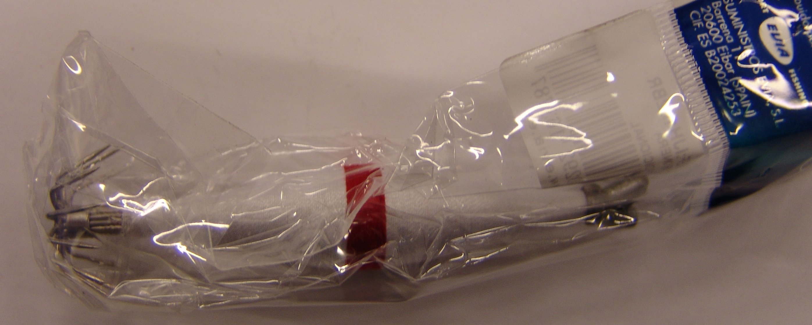 JIBIONERA TRADICIONAL BLANCA/ROJA-10,2cm-110 gr
