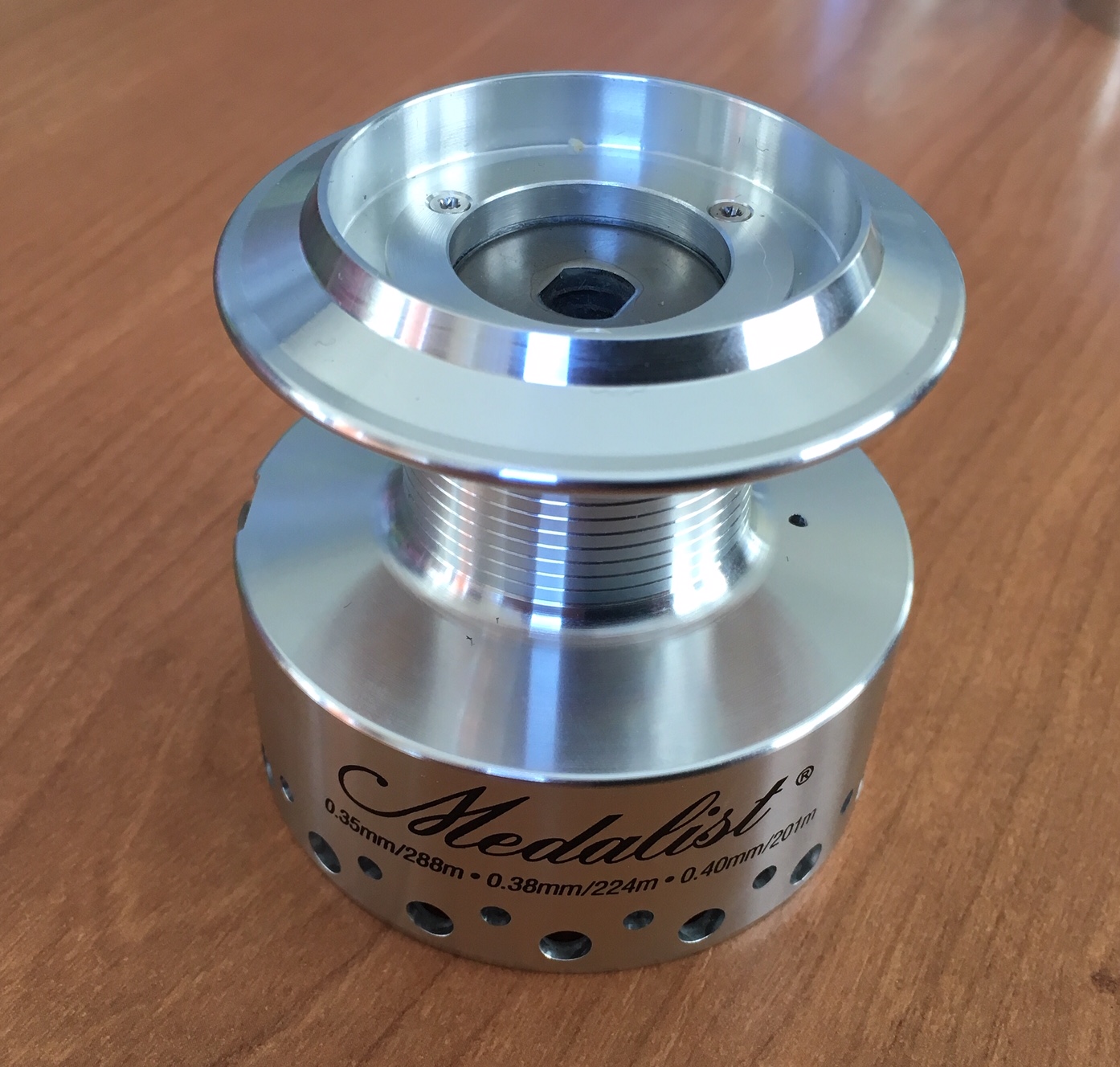 BOBINA ALUMINIO CARRETE SHAKESPEARE MEDALIST 035mm-288m