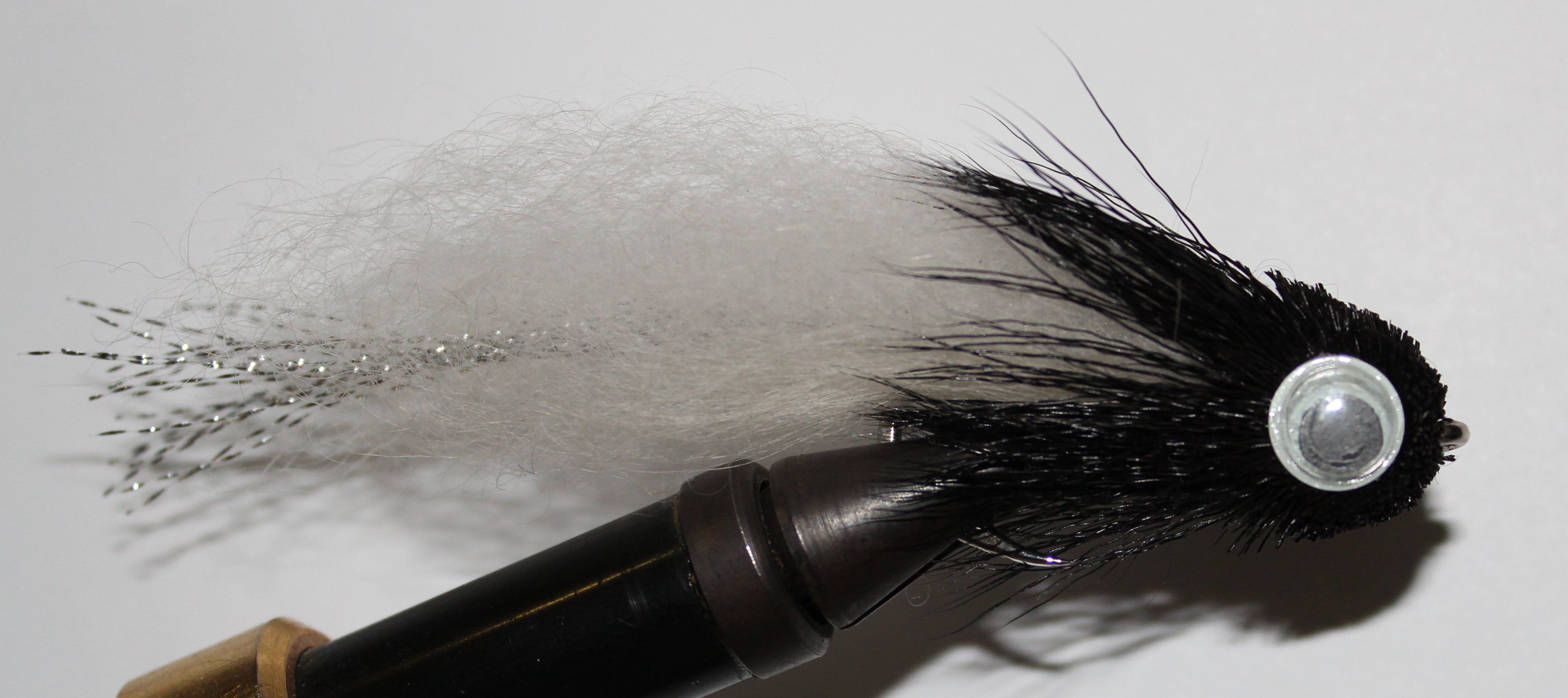 DEER HAIR SHAD ANZ 4/0 BLACK/WHITE