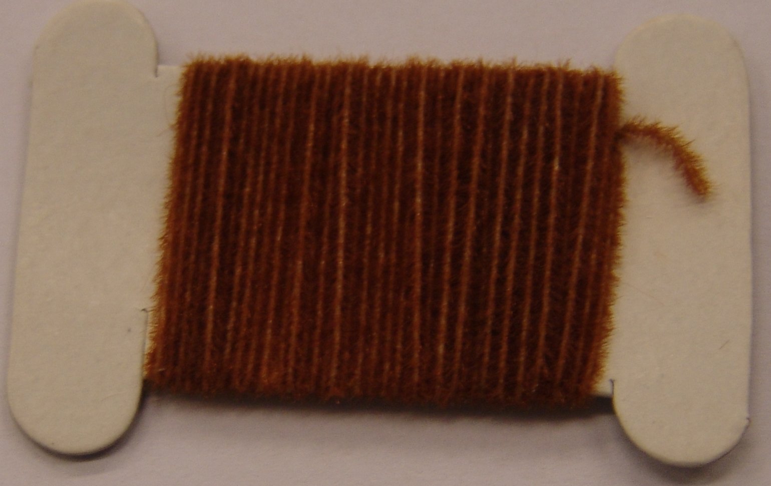 MICRO CHENILLE CINNAMON ACTION FLY
