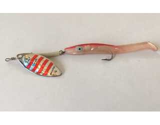 CUCHARILLA CON ANGUILON TITAN EEL 3 05