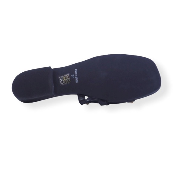 CLAUDIA ABRIL BLACK 6