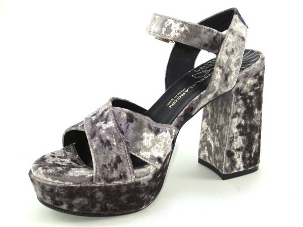ANGEL ALARCON 76633 GREY