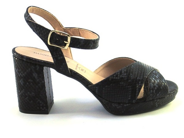 DANIELA VEGA 1604 BLACK