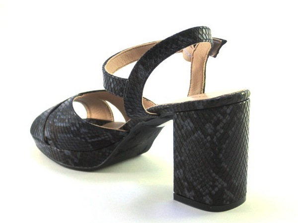DANIELA VEGA 1604 BLACK