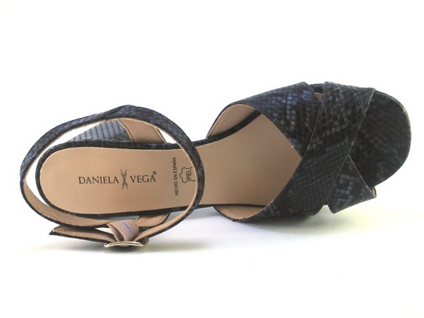 DANIELA VEGA 1604 BLACK