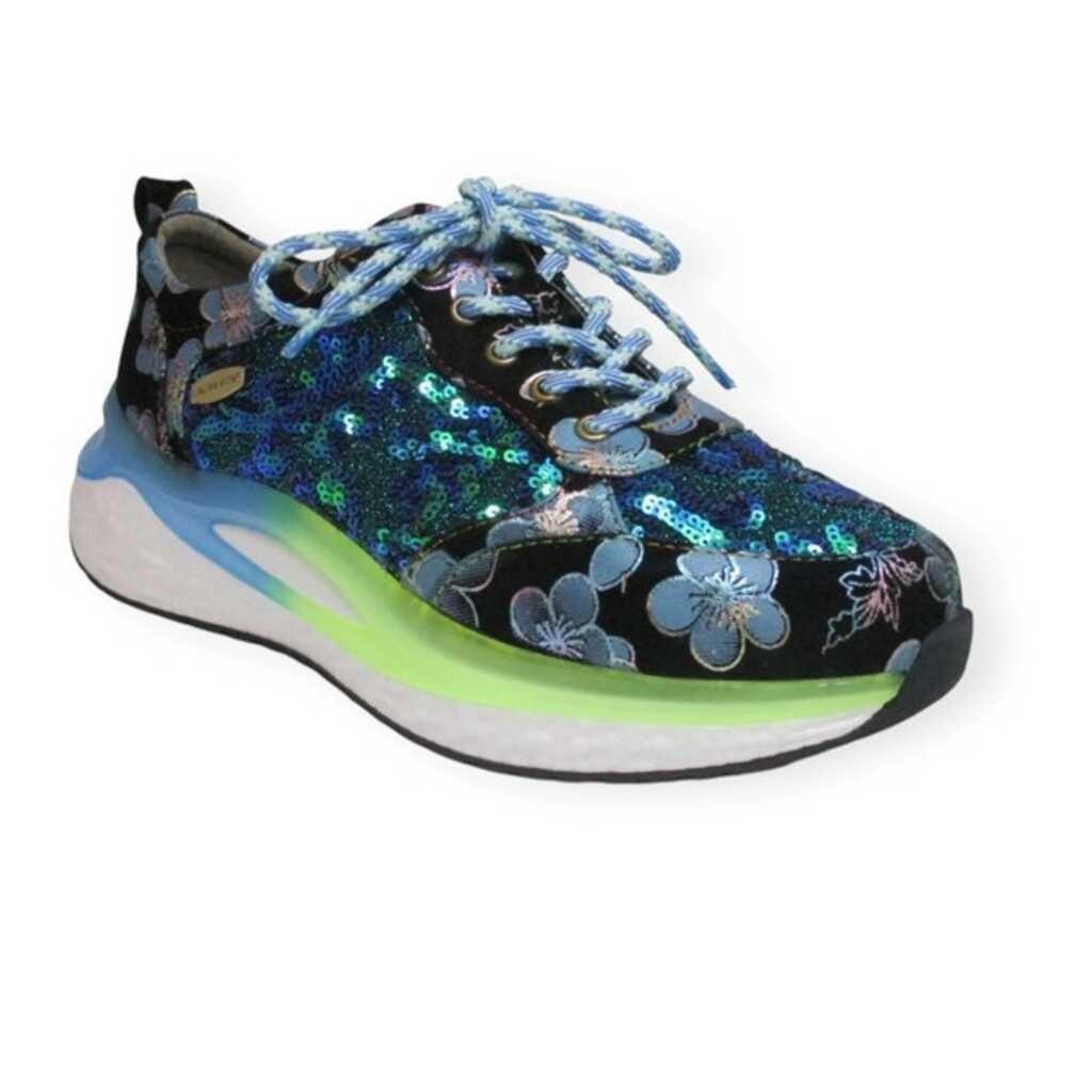 laura vita radio 02 blue_1