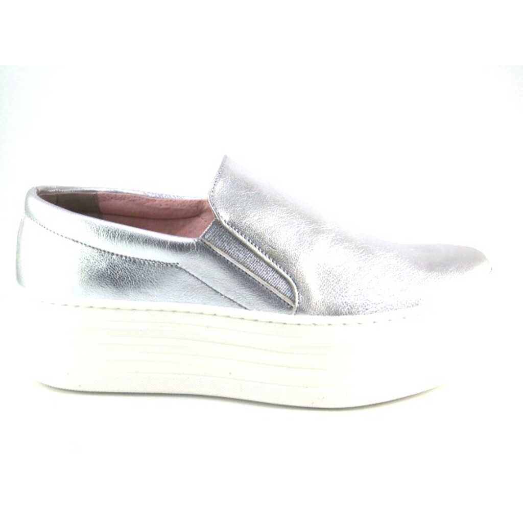 oxigeno 14302 silver slip on.