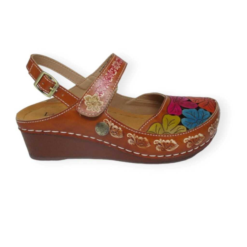 laura vita fascineo 26 camel