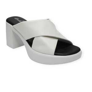 andares 121110 white_1