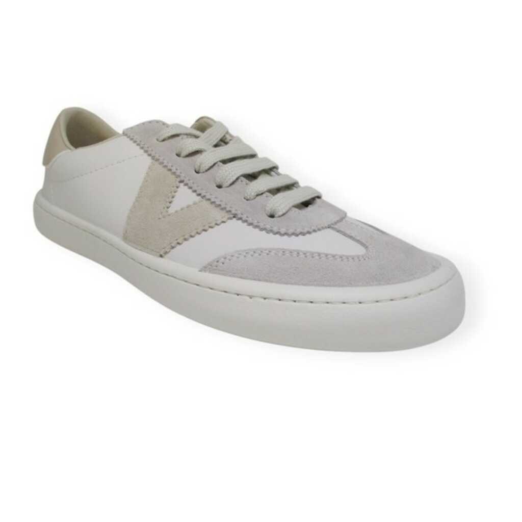 victoria 1186100 ice barefoot_1